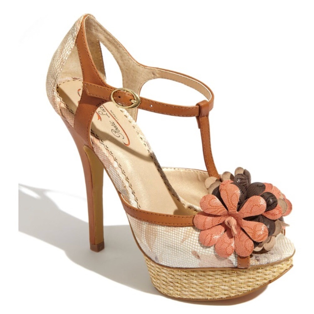 ‘A Fling Thing’ Platform Sandal